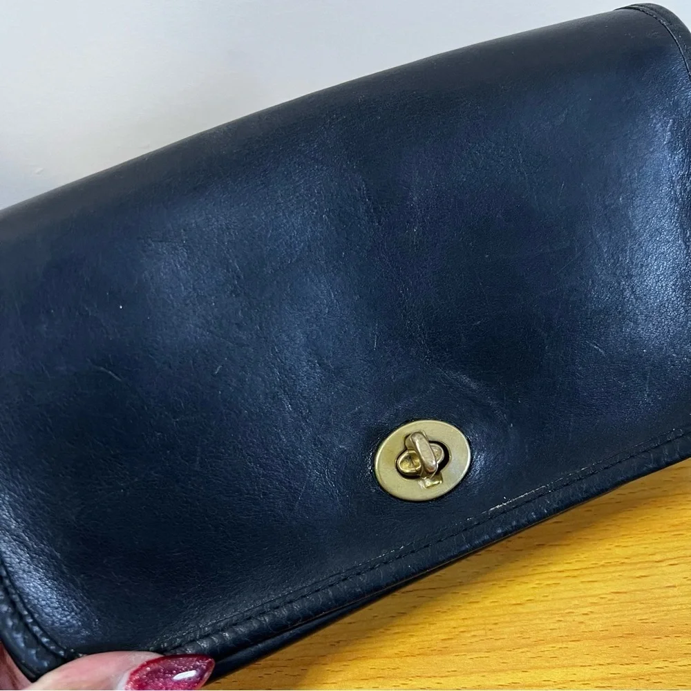 COACH | Vintage Dinky Crossbody (1980s)